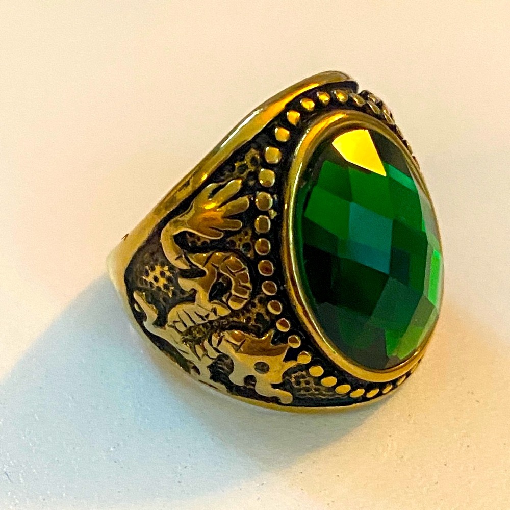 Men’s size 9 dragon 🐉 Gold Ring with Green Gemstone